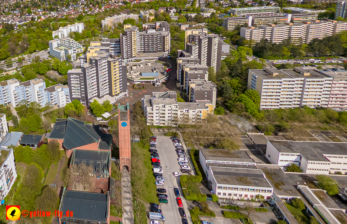 04.05.2023 - Luftbilder vom Marx-Zentrum uns seiner Umgebung in Neuperlach